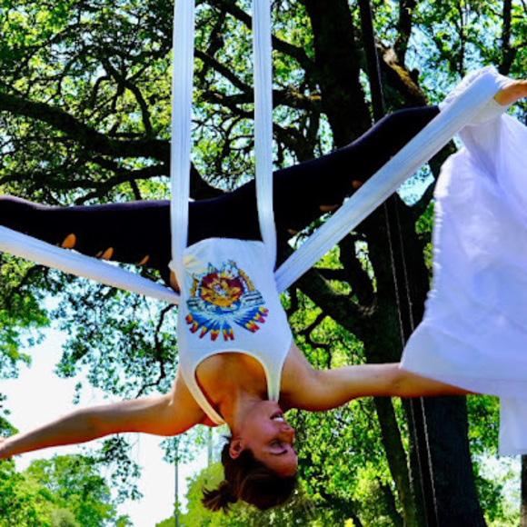 Meet your Posher, Sarah - Picture 1 of 1